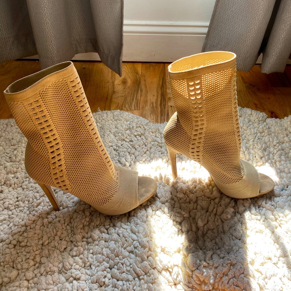 Knit booties for spring and fall